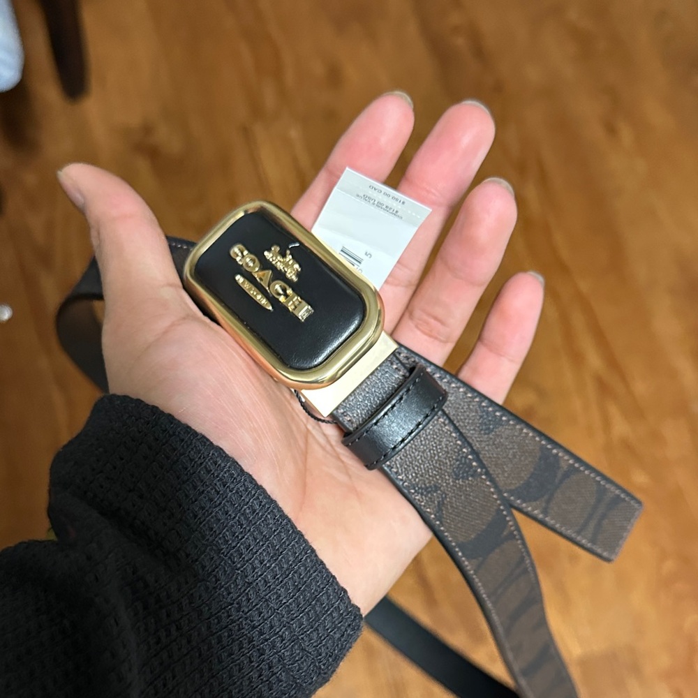 Coach Black and Gray Belt with Gold Logo Buckle size 42’